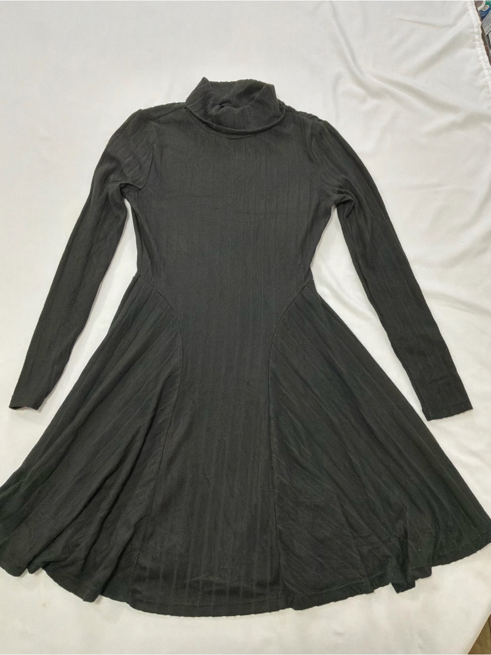 HALARA Black Long-Sleeve Turtleneck Flared Dress
